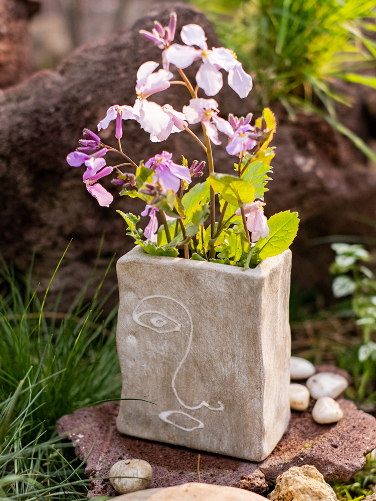 Portrait Art Terracotta Breathable Retro Shaped Terracotta Vase